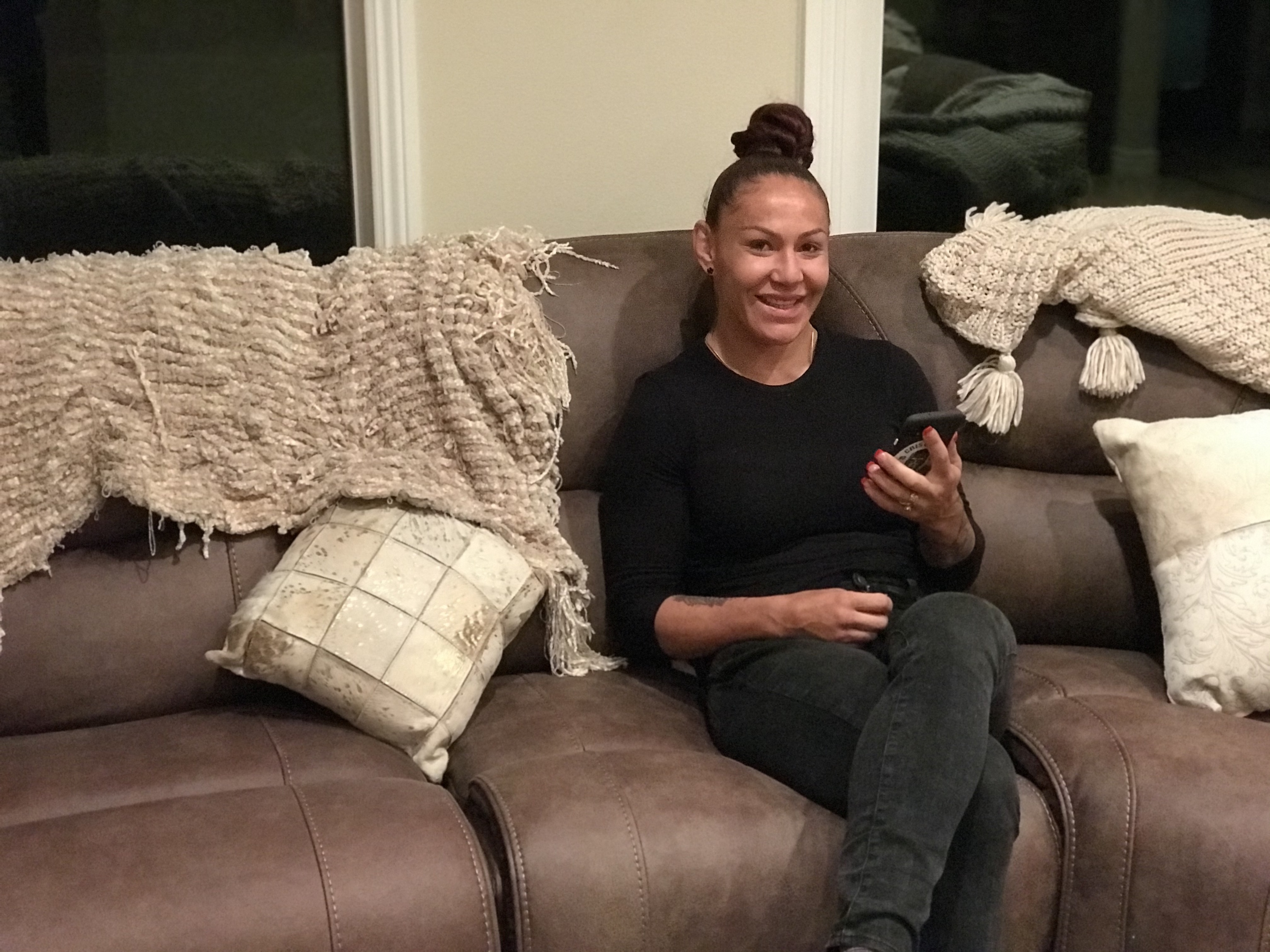 Cris Cyborg| Google Pixel 4 review MMA Grand Slam Champion